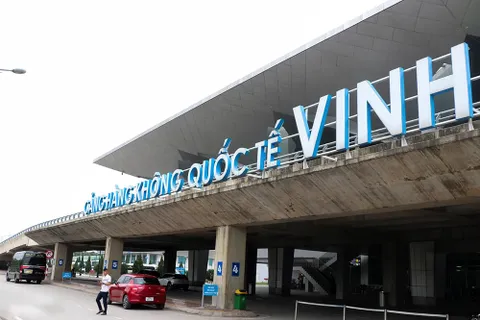 Sân bay Vinh đóng cửa nửa năm: Hành khách đã mua vé “mắc kẹt” sẽ được giải quyết ra sao?