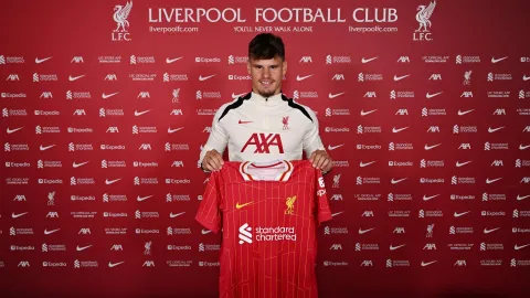 "Hậu vệ điên" Milos Kerkez chốt deal Liverpool, quyết "cày" danh hiệu cùng The Kop