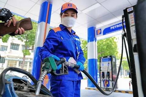 Giá xăng, dầu đồng loạt giảm