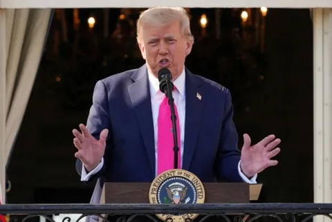 Tổng thống Trump công bố mức thuế quan đối với 14 quốc gia, bắt đầu từ ngày 1-8