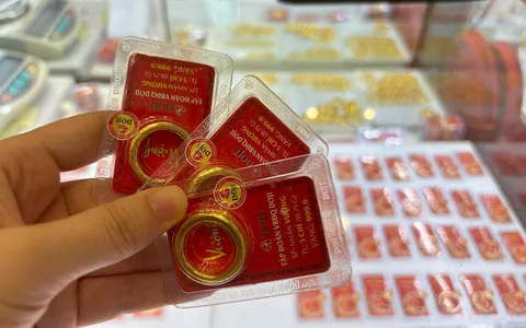 Giá vàng ngày 10/7: Vàng miếng và vàng nhẫn đồng loạt giảm mạnh, chênh lệch với thế giới nới rộng