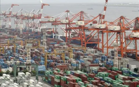 IMF cảnh báo bất ổn kinh tế toàn cầu