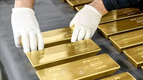 Giá vàng mất mốc 4.500 USD/ounce