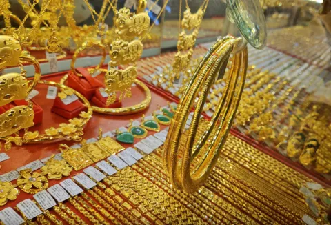 Mua bán vàng từ 20 triệu đồng trong ngày phải chuyển khoản