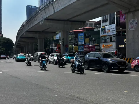 Chi phí cho một chiếc xe xăng, dầu ở Hà Nội sẽ tăng khi áp dụng biểu phí mới
