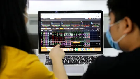 Chứng khoán tháng 8 - chờ nâng hạng nhưng đừng quá FOMO