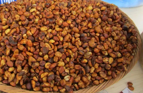 Giá cà phê hôm nay 31/7: Diễn biến trái ngược, "nín thở" chờ tin nóng