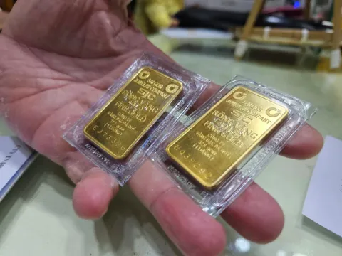 Giá vàng ngày 9/10: Vàng trong nước giao dịch mốc 142,5 triệu đồng/lượng