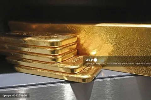 Giá vàng thế giới giảm mạnh sau thông tin sẽ không bị áp thuế