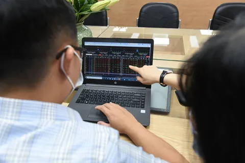 Đề xuất nhà đầu tư mua bán chứng chỉ quỹ mở sẽ được miễn thuế thu nhập cá nhân
