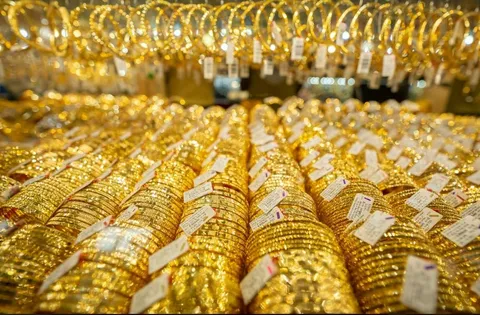 Giá vàng ngày 16/10: Vàng nhẫn vượt mốc 152 triệu đồng/lượng