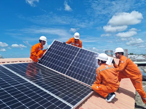 Số lượng người dân lắp điện mặt trời tăng cao