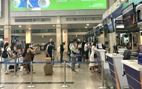 Sân bay Tân Sơn Nhất dự kiến đón khoảng 131.000 hành khách/ngày dịp Tết Dương lịch