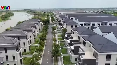Tiết kiệm đến nửa thu nhập, giấc mơ sở hữu nhà vẫn xa tầm với người trẻ
