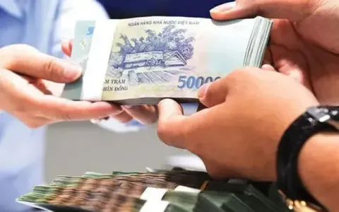 Lại rộ dịch vụ đổi tiền mới dịp Tết: Phí cao, cảnh giác lừa đảo
