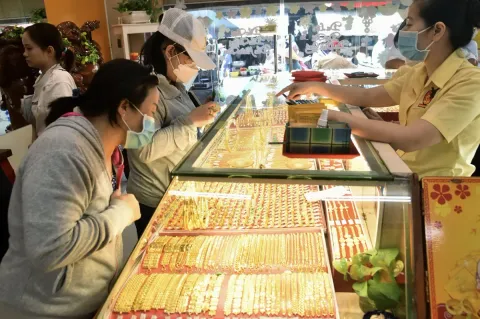 Cảnh báo bẫy FOMO và bài học về tâm lý thép khi đầu tư vàng