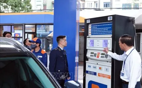 Phần lớn cửa hàng kinh doanh xăng dầu tại Hà Nội hoạt động bình thường