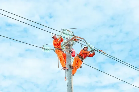Phụ tải điện quốc gia giảm khoảng 3.000 MW sau mưa dông diện rộng ở miền Bắc