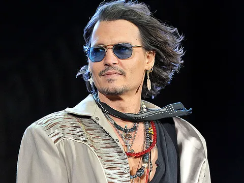 Vì sao Johnny Depp cuốn hút phái yếu?