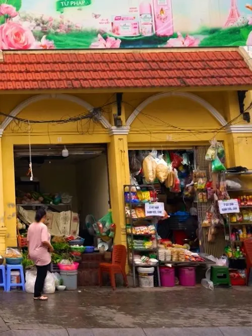 Inside Vietnam’s wet markets | Vietnam Explained