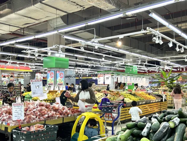 Doanh nghiệp bán lẻ tung khuyến mại hút khách sắm Tết sớm