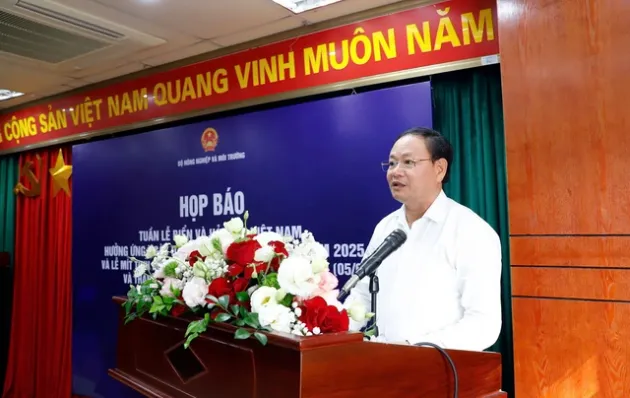 Công nghệ xanh: Chìa khóa giải cứu đại dương khỏi rác thải nhựa.