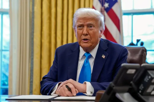 Trump Kiếm Hàng Trăm Triệu Đô Từ Tiền Điện Tử, Golf và Hợp Đồng Bản Quyền