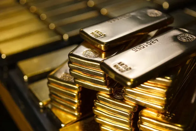 Vàng giảm nhẹ trước sức ép từ USD, giới đầu tư dõi theo phản ứng của Iran