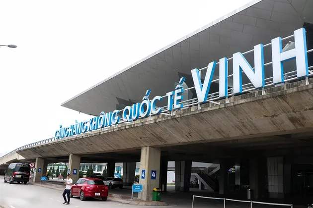 Sân bay Vinh đóng cửa nửa năm: Hành khách đã mua vé “mắc kẹt” sẽ được giải quyết ra sao?