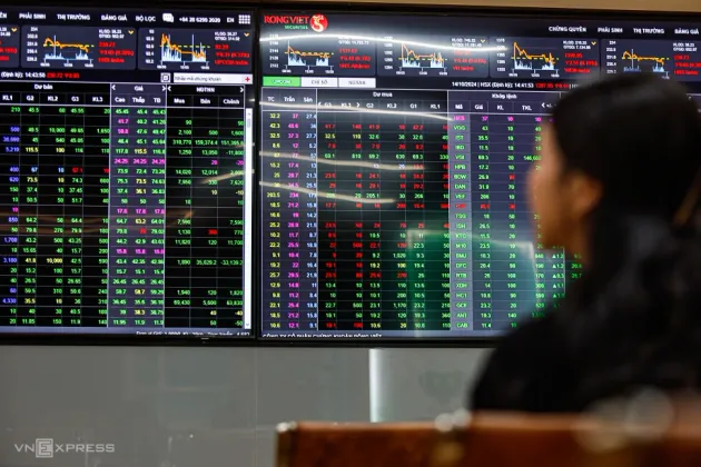 Áp lực bán chiếm ưu thế trong phiên sáng 26/6, VN-Index giảm nhẹ