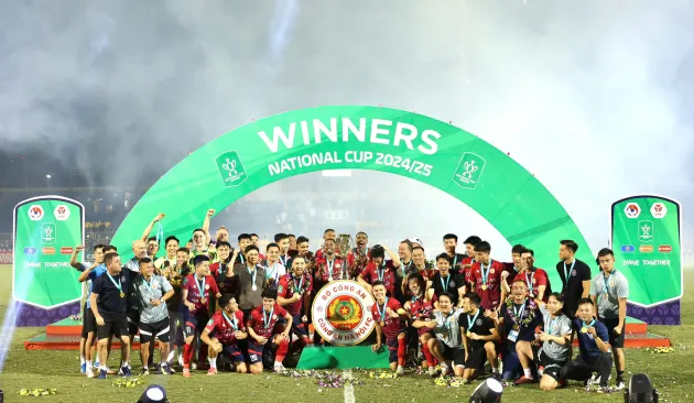 CAHN "thổi bay" SLNA 5-0, đăng quang cúp quốc gia với chiến tích lịch sử