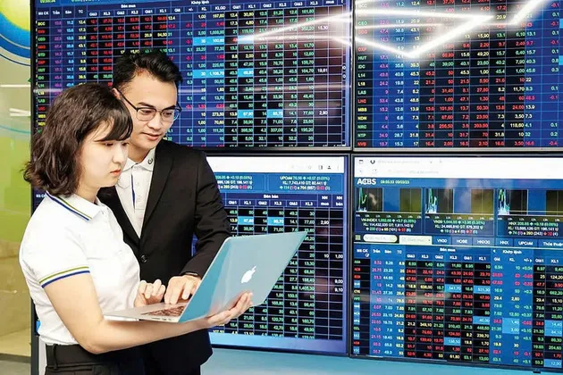 VN-Index giằng co quanh ngưỡng 1.380 điểm, thị trường thiếu động lực bứt phá