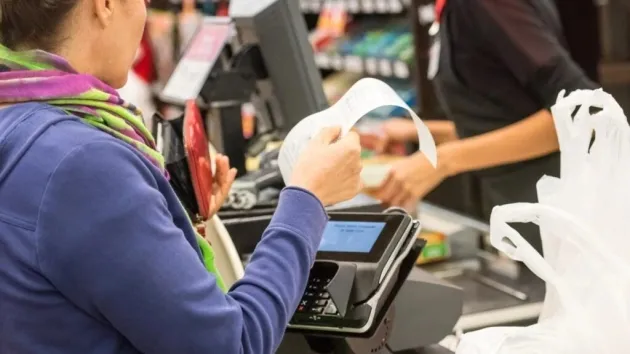 Hà Nội khẳng định không truy thu thuế khoán với hộ kinh doanh điều chỉnh doanh thu vượt 50%