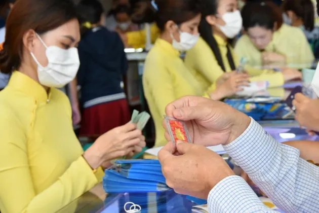 Giá vàng hôm nay 10-7: Tăng mạnh trở lại
