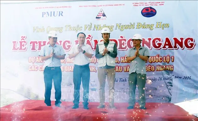 Thông hầm Đèo Ngang nối Quảng Trị với Hà Tĩnh