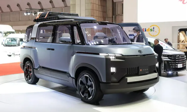 Toyota X-Van Gear: “Land Cruiser” phiên bản minivan sắp đổ bộ - đối thủ đáng gờm của Mitsubishi Delica
