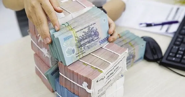 4 tháng đầu năm, người dân gửi thêm gần 500.000 tỉ đồng tiền vào ngân hàng