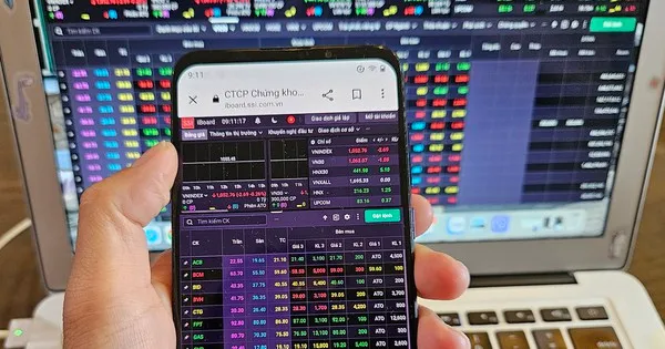 Chuyên gia lý giải những chuyện "lạ đời" khi chứng khoán liên tục lập đỉnh