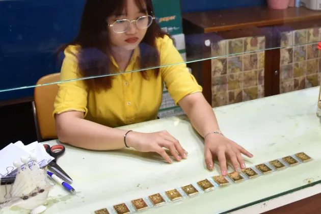 Giá vàng hôm nay 11/8: Vàng miếng SJC đảo chiều, rớt khỏi đỉnh lịch sử