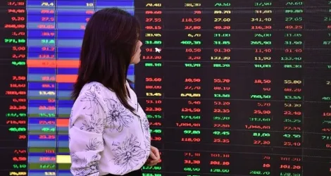 Hơn 2,8 tỷ USD đổ vào sàn chứng khoán, VPBank leo top 2 vốn hoá ngân hàng