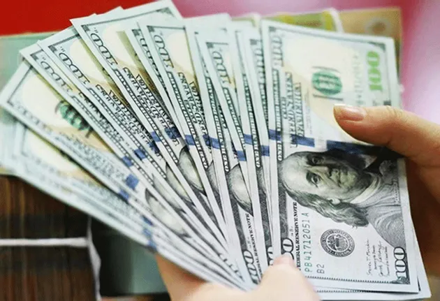 Tỷ giá USD hôm nay 23/8: Ngân hàng điều chỉnh trái chiều, trung tâm tăng mạnh