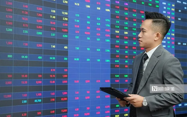 Thị trường lấy lại sắc xanh sau nhịp điều chỉnh, cổ phiếu nào đáng chú