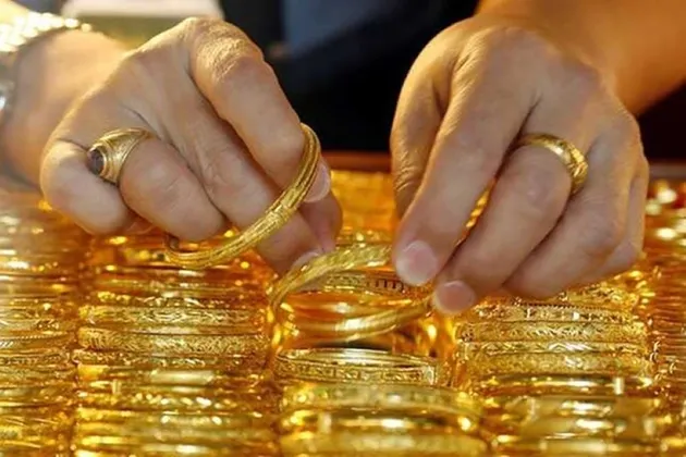 Giá vàng hôm nay (10/9): Trong nước bật tăng trở lại, thế giới giảm mạnh