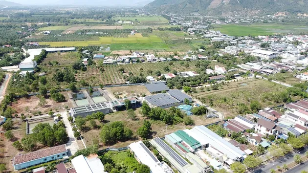 Khánh Hòa đề nghị làm rõ căn cứ tăng giá đất ở tại 14 xã, phường