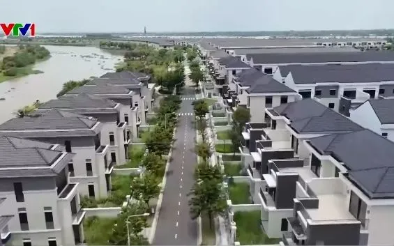 Nhà ở vừa túi tiền: Lối ra nào cho người trẻ đô thị?