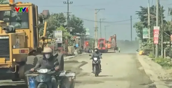 Dự án Quốc lộ 14E chậm tiến độ, cuộc sống người dân đảo lộn