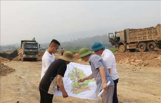 Gấp rút thi công tuyến nối Quốc lộ 32 với cao tốc Nội Bài - Lào Cai