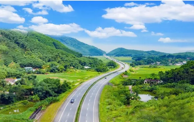 Đề xuất ưu tiên mở rộng các tuyến cao tốc 2 làn xe lên quy mô hoàn chỉnh