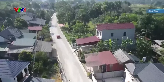 Tuyến tỉnh lộ thi công dở dang, người dân khổ sở vì bụi