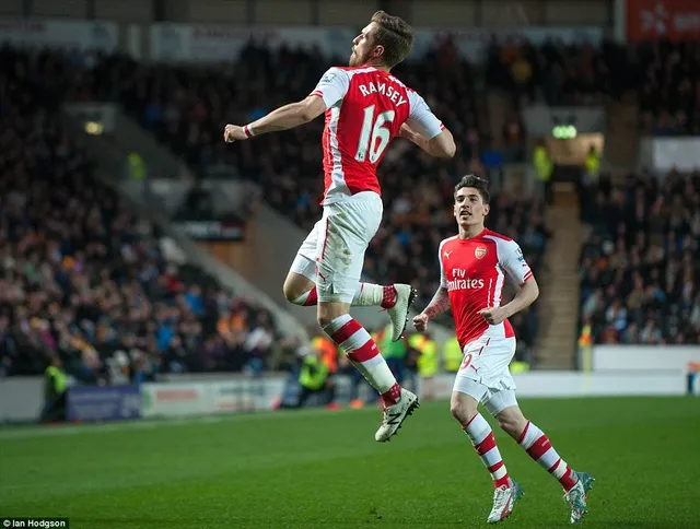 Aaron Ramsey đóng góp một bàn thắng trong chiến thắng 3-1 của Arsenal Aaron Ramsey đóng góp một bàn thắng trong chiến thắng 3-1 của Arsenal